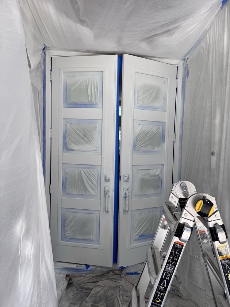 Zip-wall plastic spray containment barrier protecting living spaces